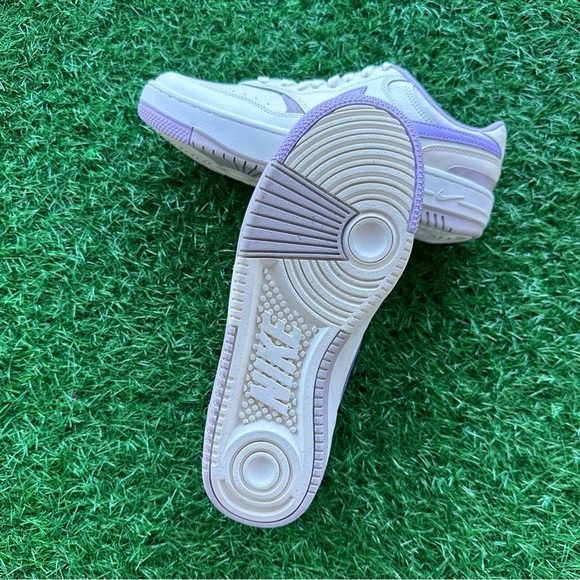 Nike Gamma Force Pale Ivory / Lilac Bloom - Picture 10 of 10